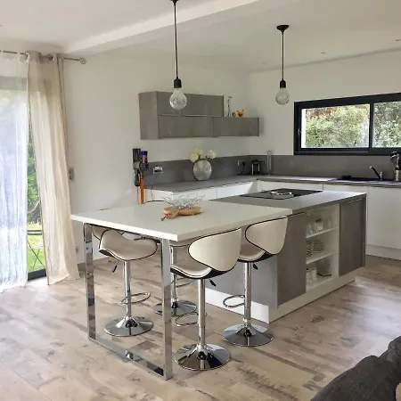 Villa Avec Piscine Partagee 110M2 