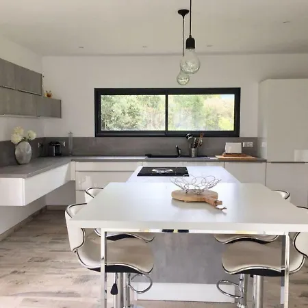 Prázdninový dům Villa Avec Piscine Partagee 110M2 